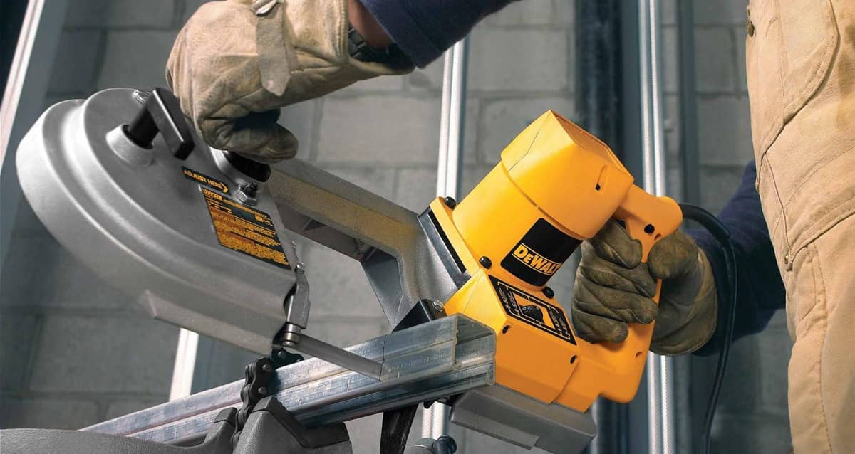 Dewalt DW328 cutting